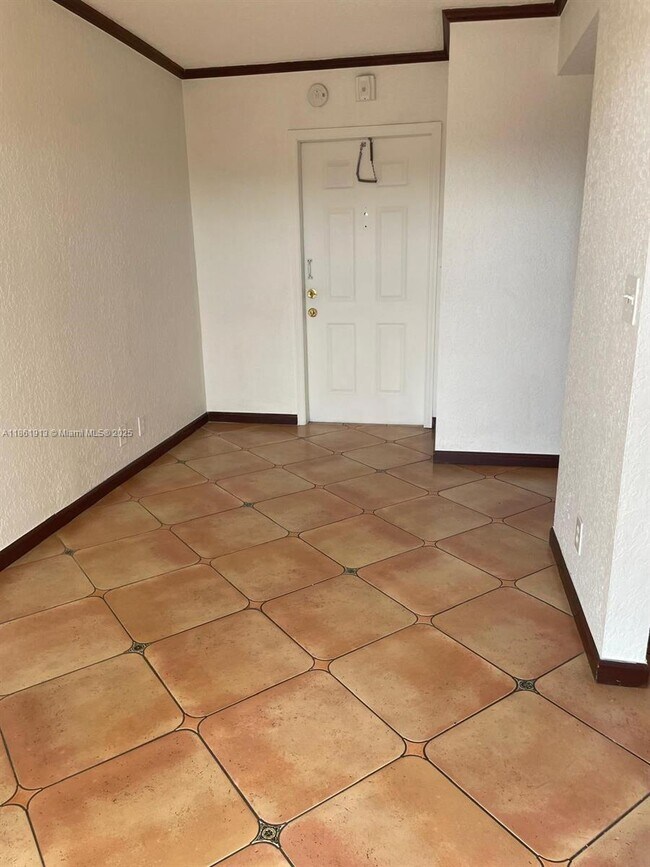 Building Photo - 6575 W Oakland Park Blvd