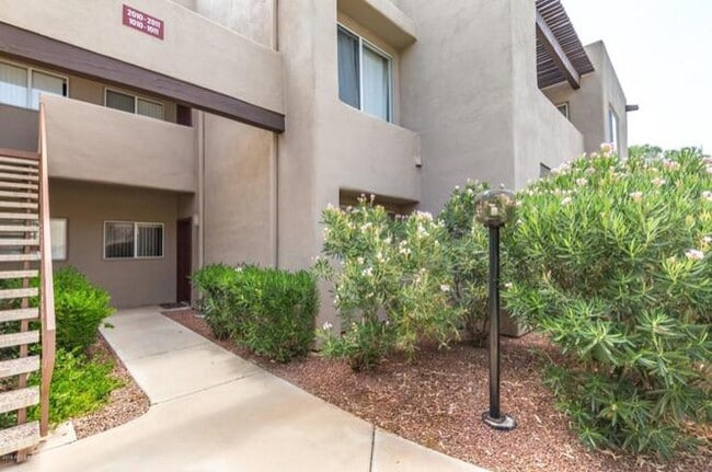 Building Photo - 11260 N 92nd St