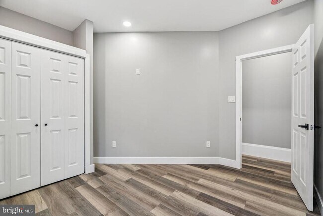 Building Photo - 4824 Sansom St