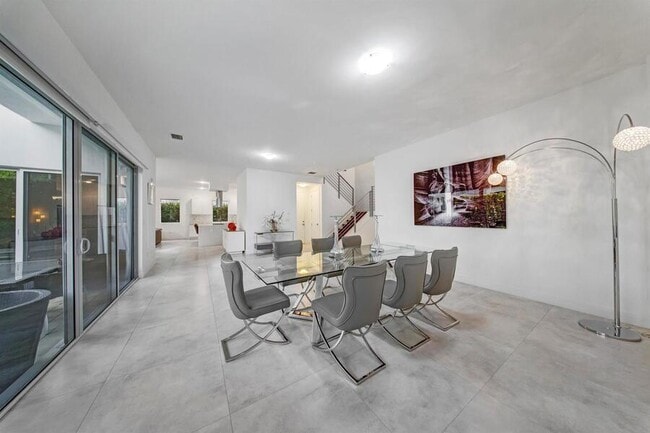 Building Photo - 10081 NW 75th Terrace