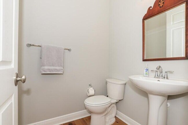 Building Photo - 9051 SW Pepoli Way