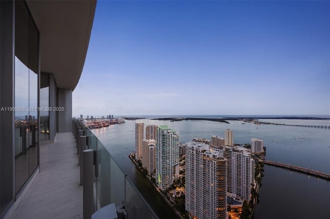 Building Photo - 300 Biscayne Blvd Way