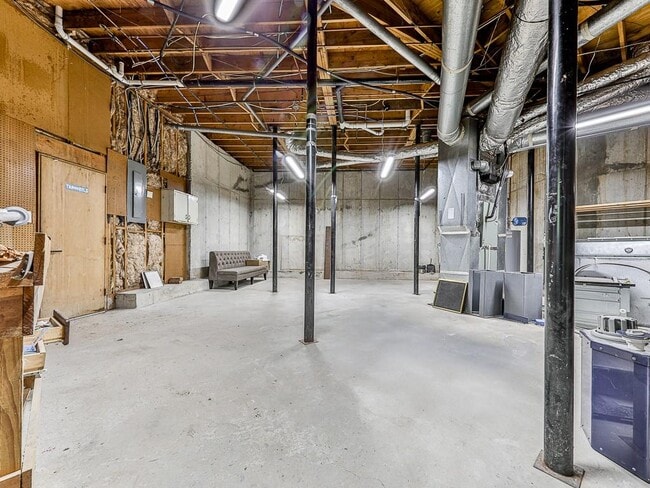 Building Photo - 120 Huntcliff Point NE