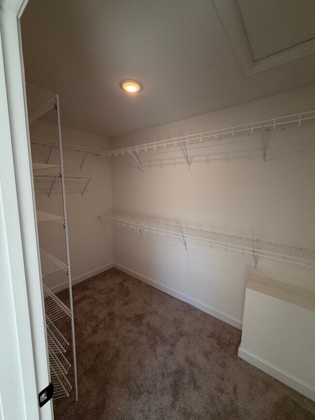 Building Photo - 1420 Derby Dr