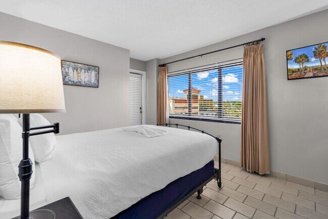 Building Photo - 2500b N Ocean Blvd