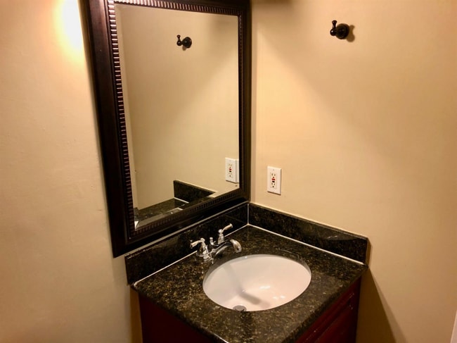 Building Photo - 16 Stardust Ct