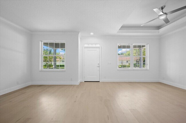 Building Photo - 204 Clocktower Dr