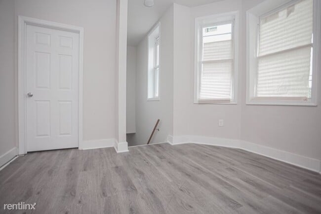 Building Photo - 1 br, 1 bath Condo - 1109 W Lehigh Ave
