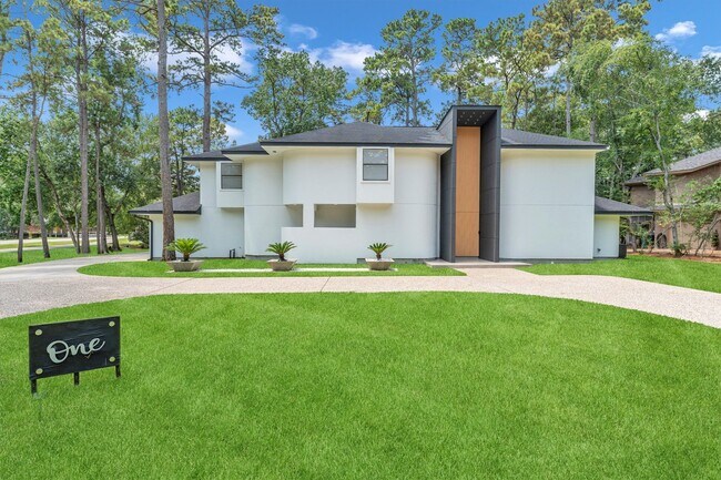 Building Photo - 1 E Wedgewood Glen