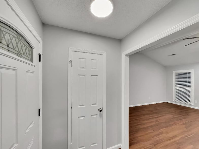Building Photo - 107 Patra Dr