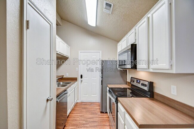 Building Photo - 13106 Townwood Dr
