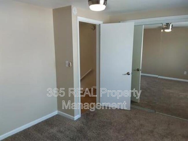 Building Photo - 1434 E 16th St