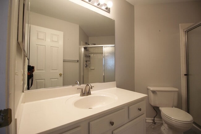 Building Photo - 2/2.5 Bath Condo in Sterling!