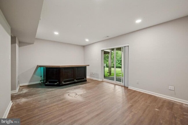 Building Photo - 290 Birch Dr