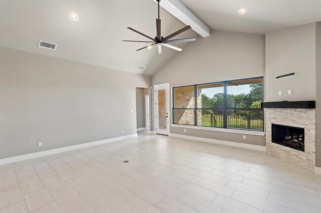 Building Photo - 904 Naranjo Dr