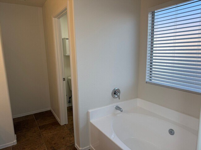 Building Photo - 3922 N Creosote Ct