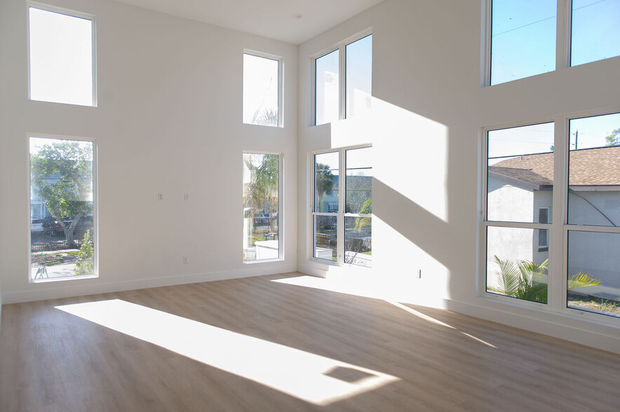 Building Photo - 3820 Pompano Dr SE