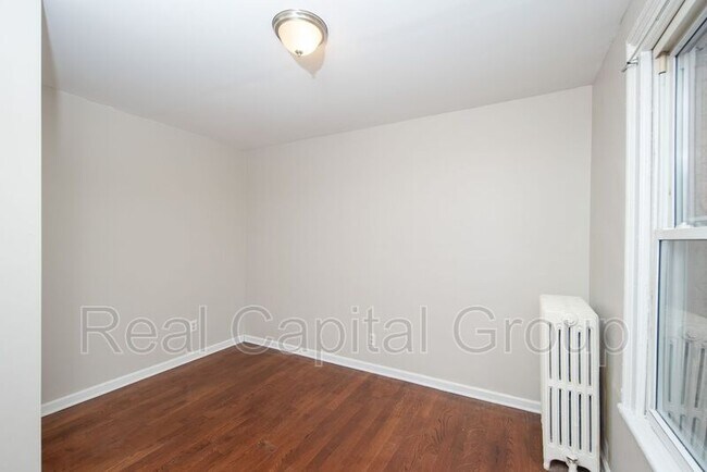 Building Photo - 347 Hudson Ave