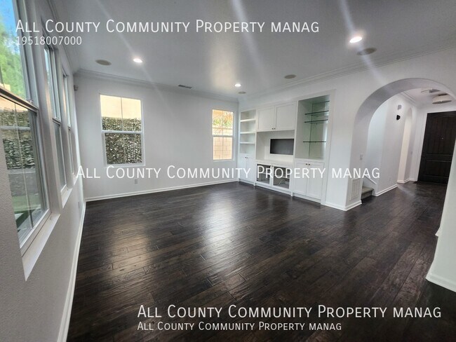 Building Photo - 43 Los Indios