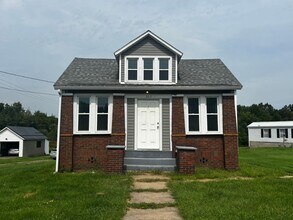 Building Photo - 563 Barkeyville Rd