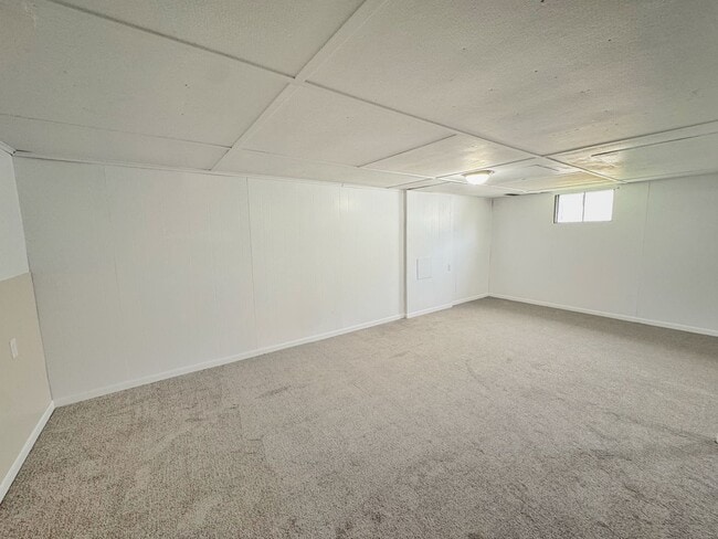 Building Photo - Modern Ranch Retreat