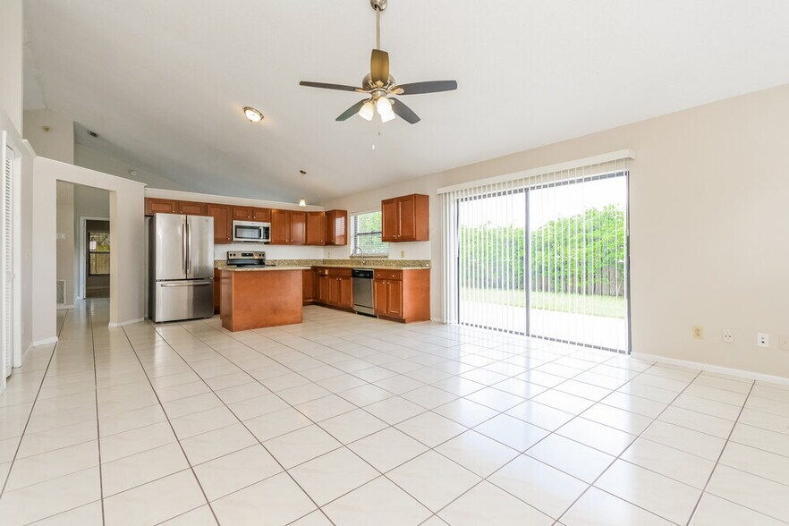 Building Photo - 5022 Dahoon View Dr
