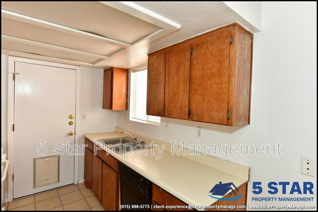 Building Photo - 8933 Kenneth St