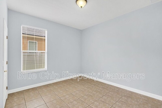 Building Photo - 10074 Iverson Dr