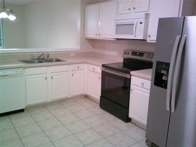 Building Photo - 6292 Twain St