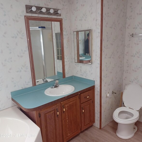 Building Photo - 463 Logan Ave