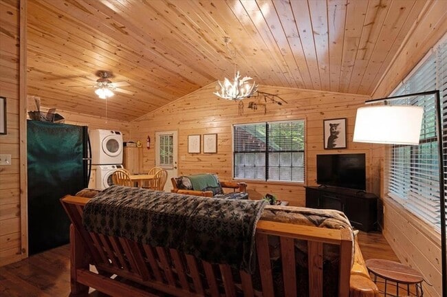 Building Photo - 206 Orca Rd