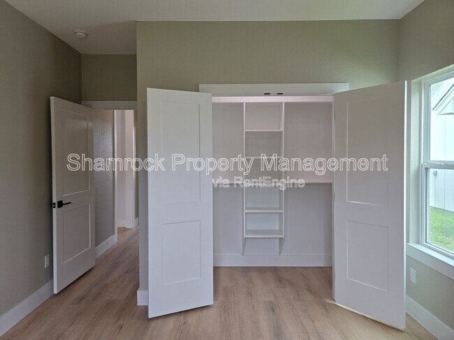 Building Photo - 9904 Ridings Dr