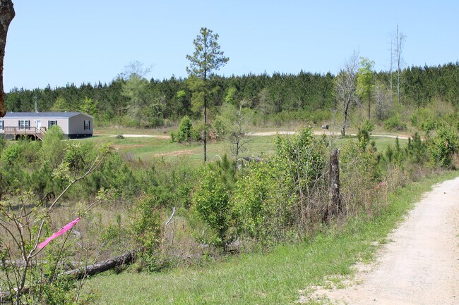 Building Photo - 818 W Grantville Rd