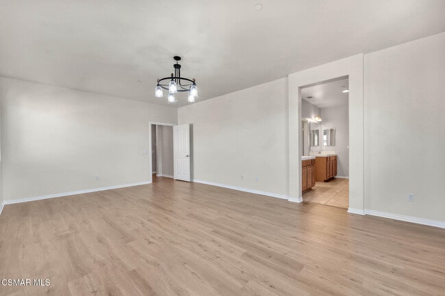 Building Photo - 22632 Dragonfly Ct