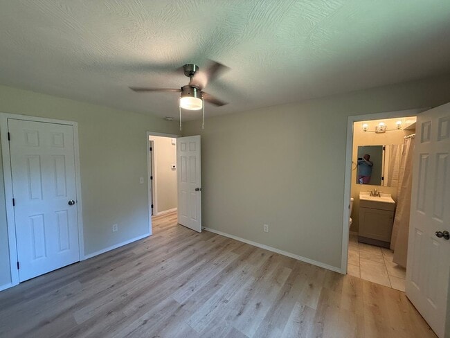 Building Photo - Remodeled 3 Bedroom 2 Bathroom home in Battlefield MO