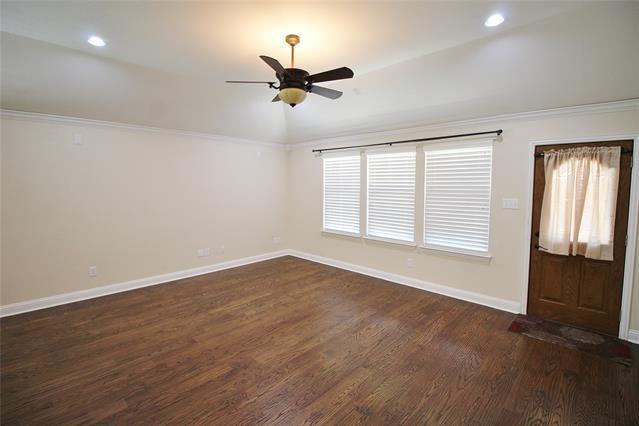 Building Photo - 1713 Fair Oaks Ln