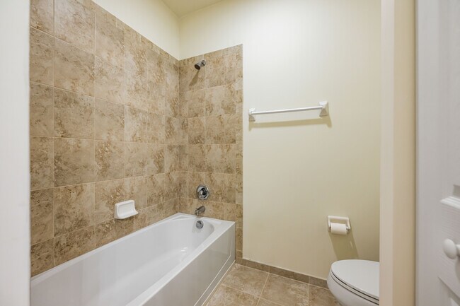 Building Photo - 6948 Broadland Wy