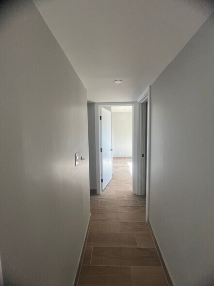 Building Photo - 13425 Vanowen St