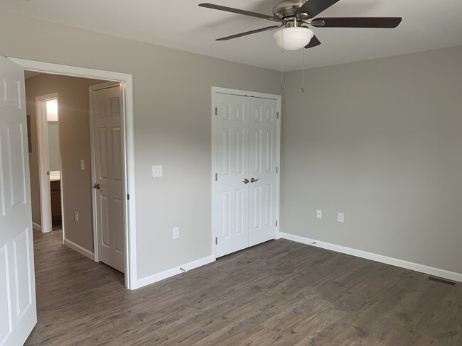 Building Photo - 85 Melrose Dr