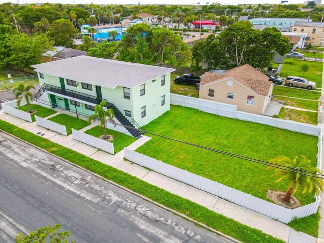 Building Photo - 1319 Douglass Ave