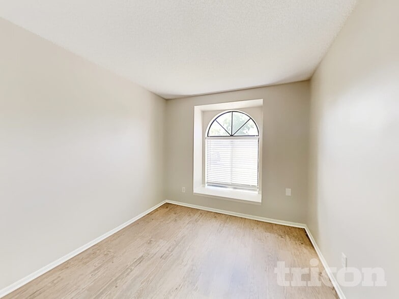 Building Photo - 1253 Ashworth Dr