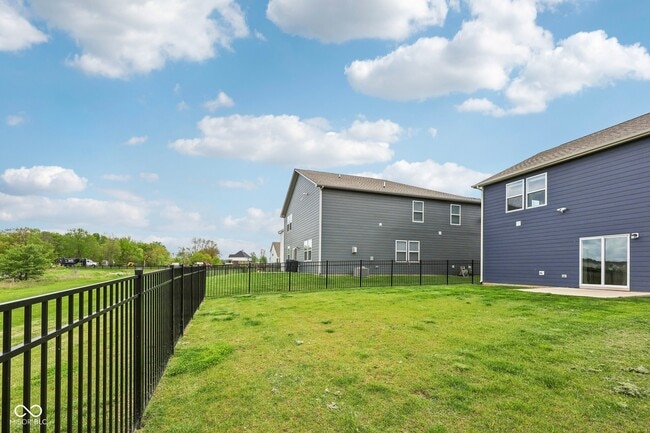 Building Photo - 17255 Gresham Ln