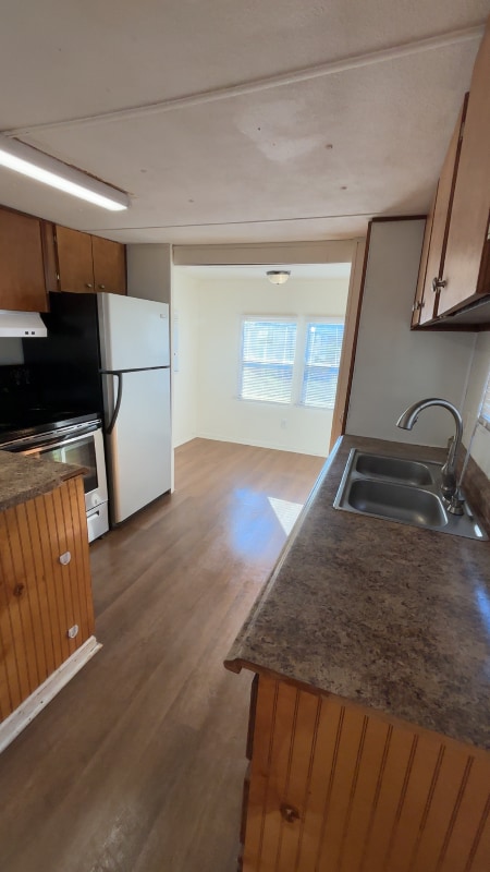 Building Photo - 1716 E Market Ave