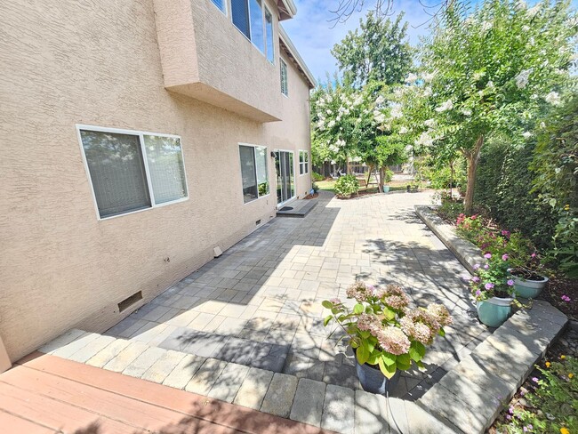 Building Photo - 795 Avante Pl