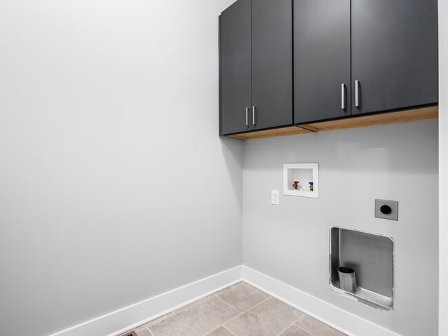 Building Photo - 928 Pullman Pl