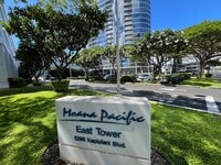 Building Photo - Moana Pacific (Honolulu/Ala Moana) 2 bedroom + den with central AC and 2 covered parking