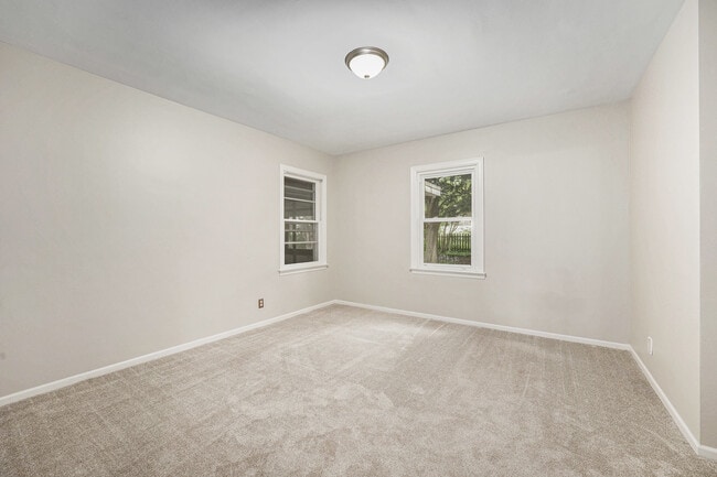 Building Photo - 2566 Spring Ave NE