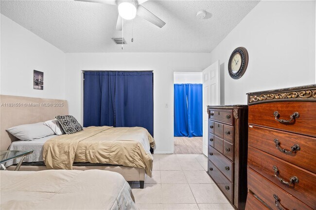 Building Photo - 600 NW 99th St