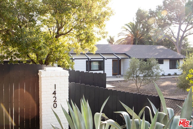 Primary Photo - 1420 Cuyama Rd