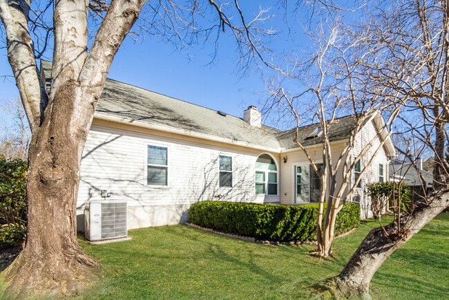 Building Photo - 104 Monsarret Ln